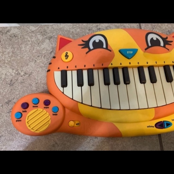 B Toys – Meowsic Toy Piano – Children’S Keyboard Cat Piano with Toy Microphone - Picture 10 of 13